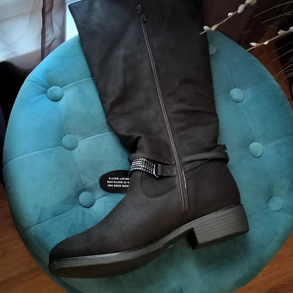 Women's Wide-Calf Boots - Picture 5 of 8